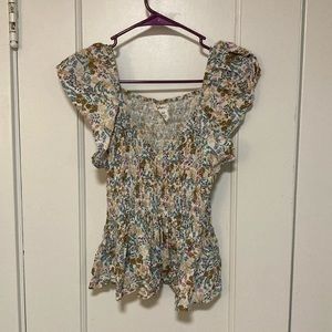 Floral white scrunched top